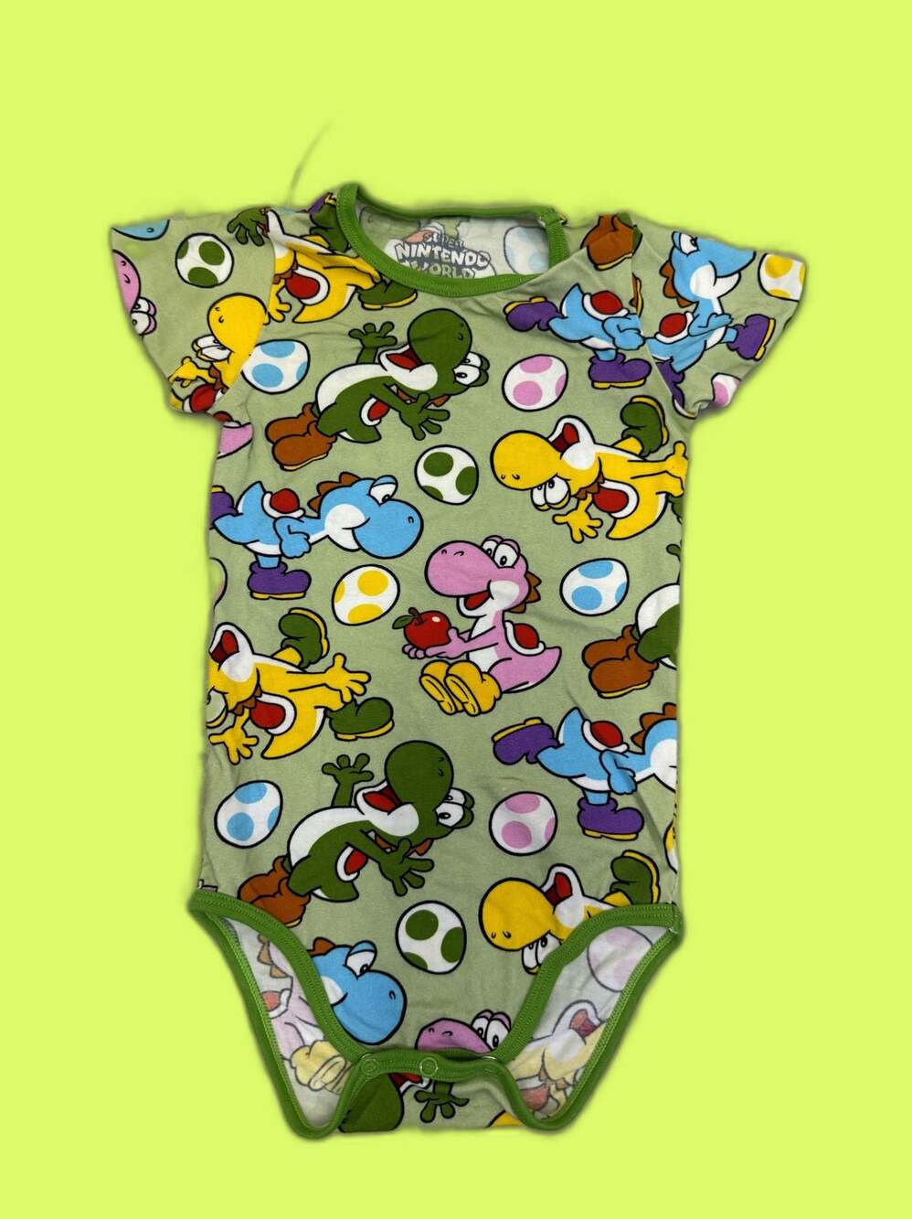 Super Nintendo World Yoshi Green Baby Bodysuit Romper Size 9M Kids